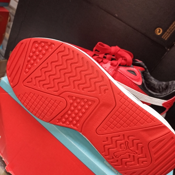 Puma - Picture 5 of 5